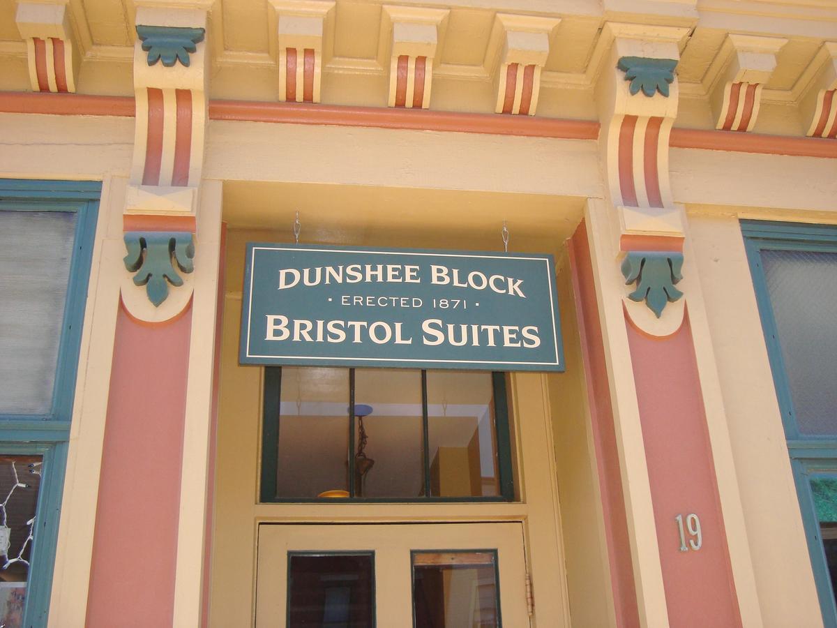 Bristol Suites Kültér fotó